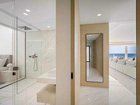 Emare appartement hall de nuit